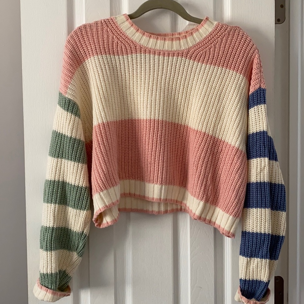 AE adorable cropped sweater